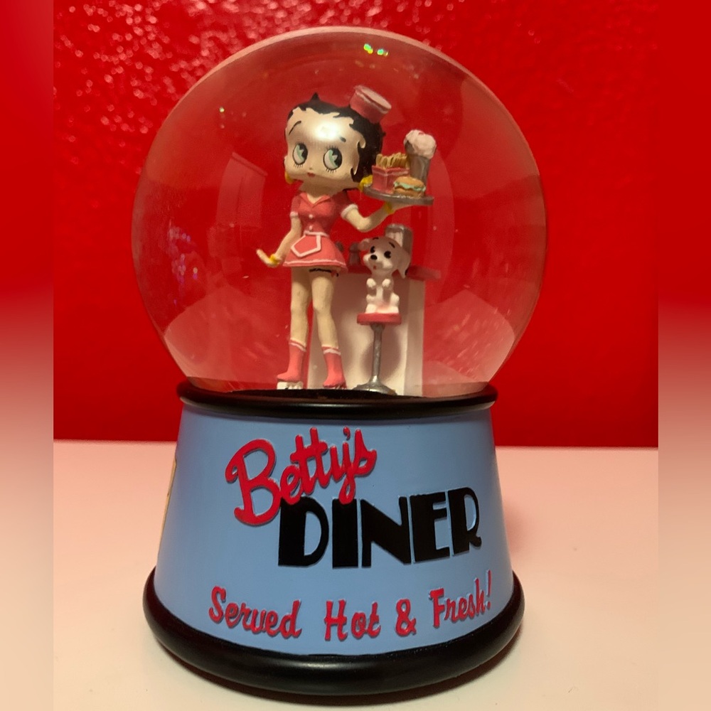 Betty’s Diner Betty Boop Collectable Snow Globe